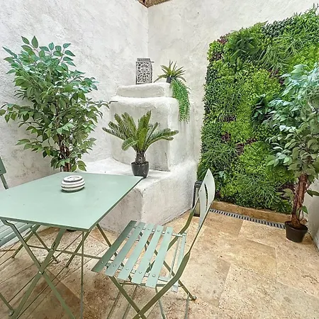 Le Petit Patio *